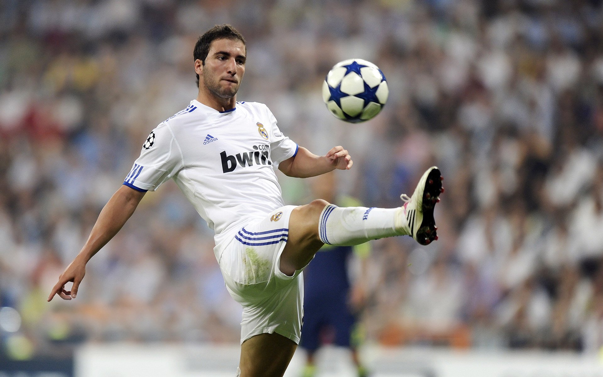 帕尔默一锤定音助尤文提前终结悬念,新西兰之旅成转折点